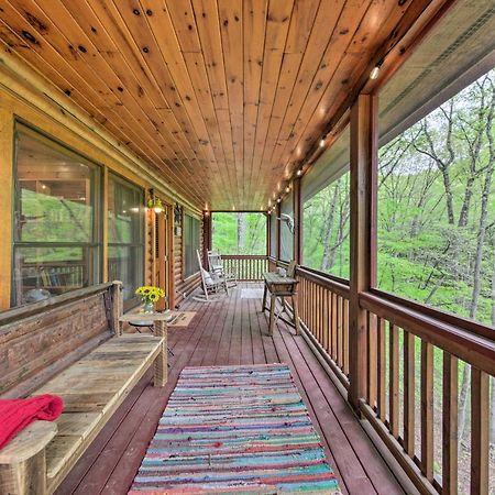 Peaceful Blue Ridge Cabin With Decks And Fire Pit المظهر الخارجي الصورة