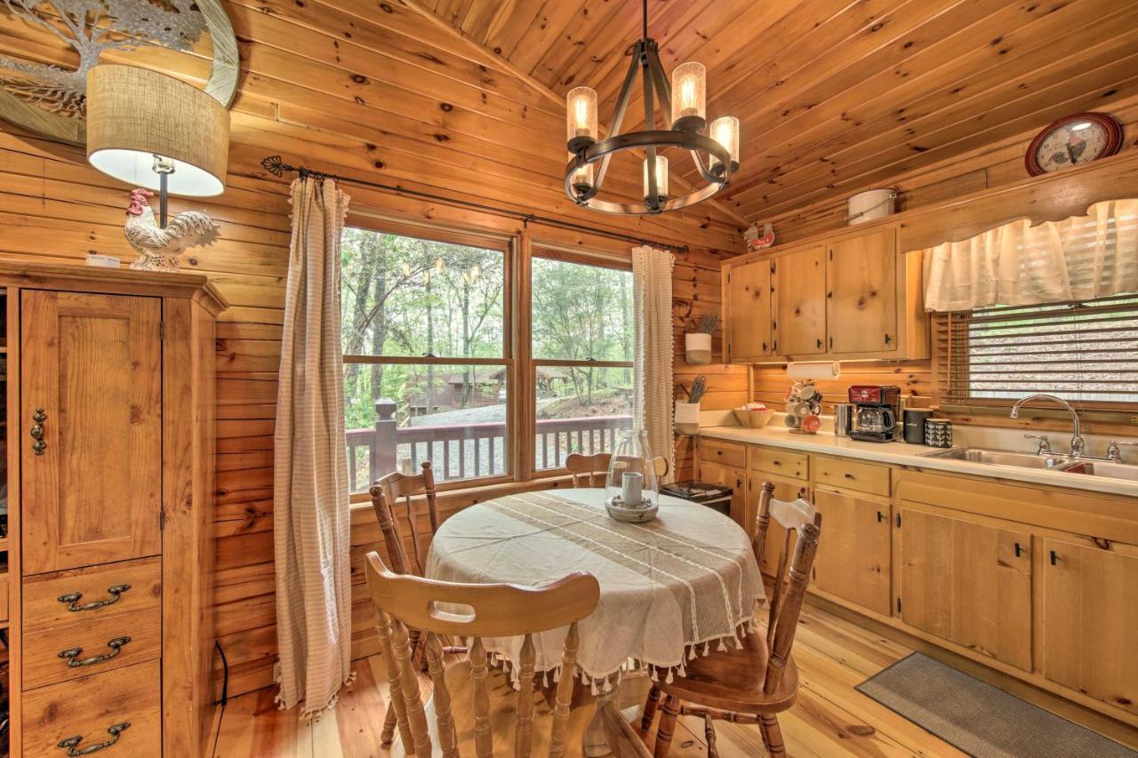 Peaceful Blue Ridge Cabin With Decks And Fire Pit المظهر الخارجي الصورة