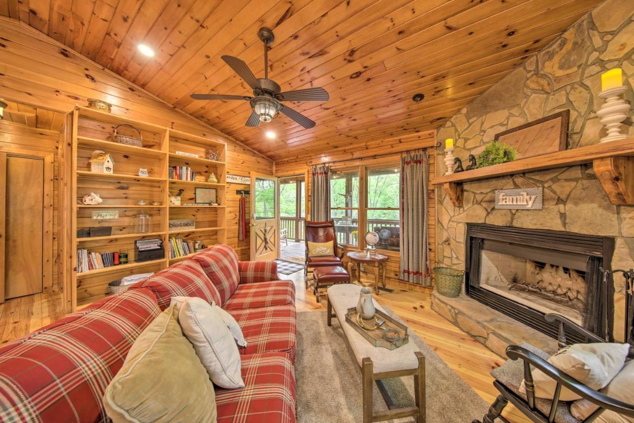Peaceful Blue Ridge Cabin With Decks And Fire Pit المظهر الخارجي الصورة