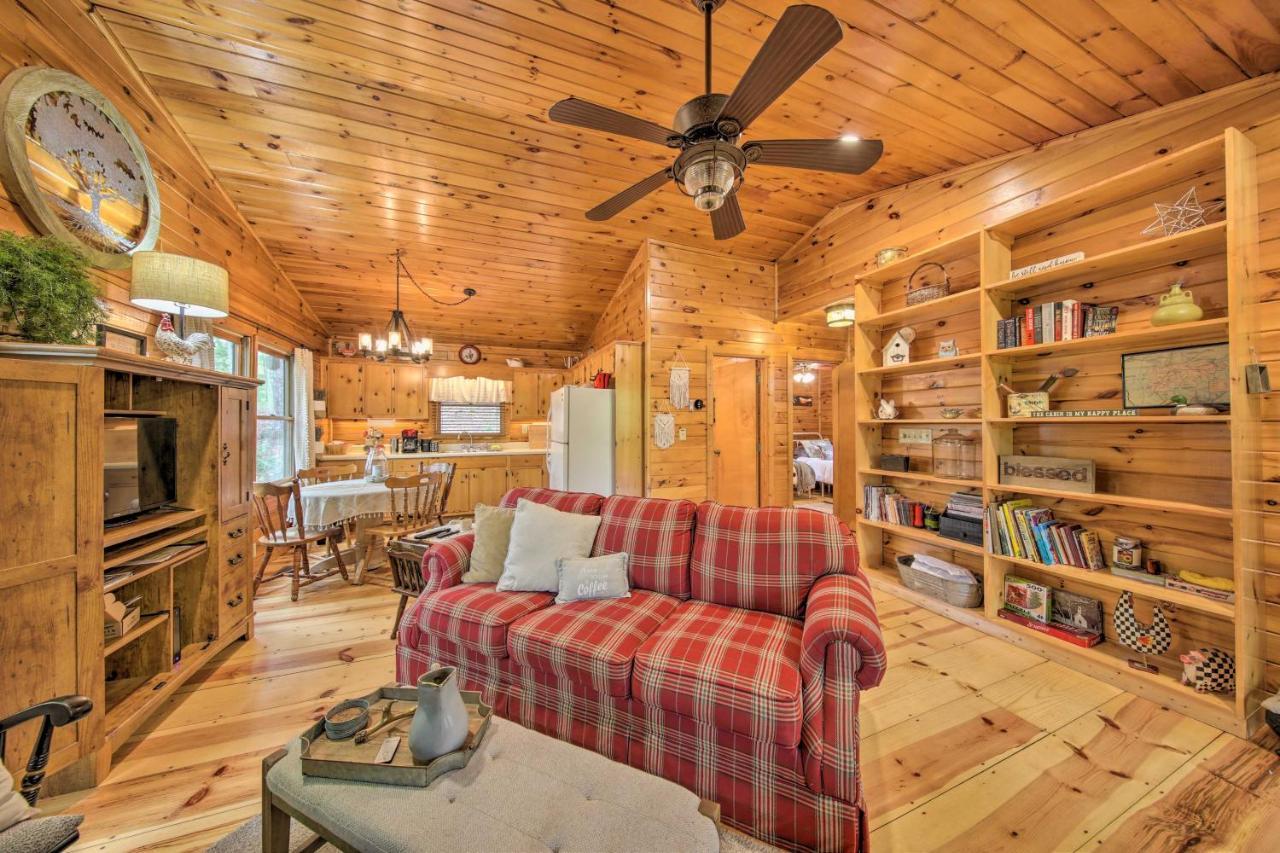 Peaceful Blue Ridge Cabin With Decks And Fire Pit المظهر الخارجي الصورة