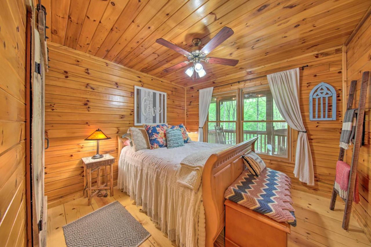 Peaceful Blue Ridge Cabin With Decks And Fire Pit المظهر الخارجي الصورة