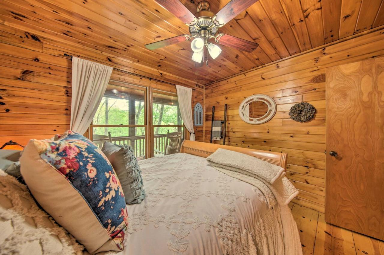 Peaceful Blue Ridge Cabin With Decks And Fire Pit المظهر الخارجي الصورة