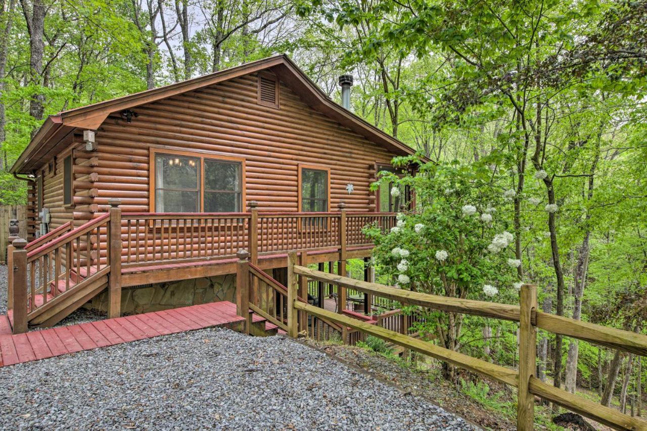 Peaceful Blue Ridge Cabin With Decks And Fire Pit المظهر الخارجي الصورة